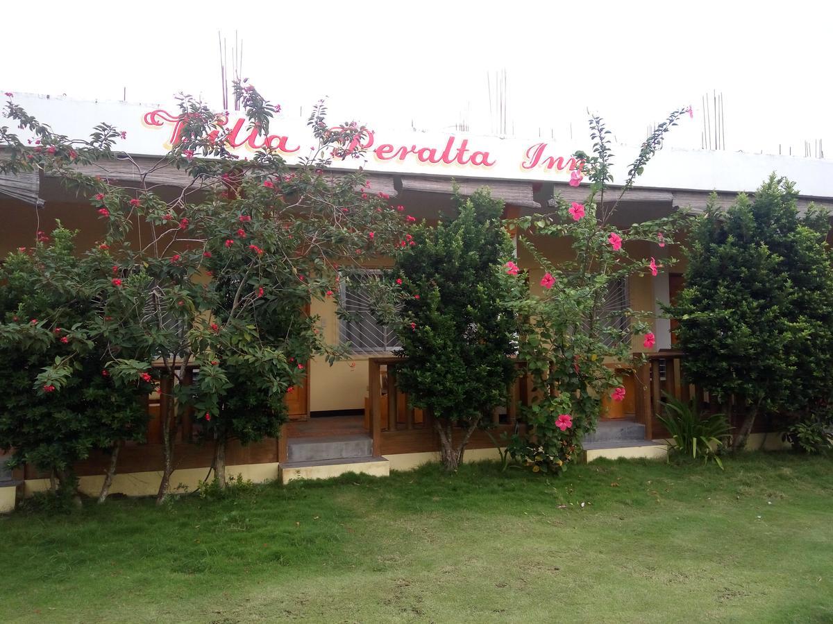 Villa Peralta Inn Donsol Exteriör bild